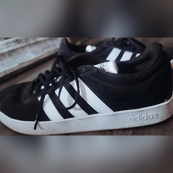 CLASSIC like new adidas shoes - Picture 4 of 4